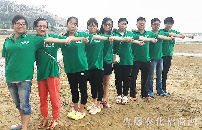 �B�Ƹ�֮�������ĸ���ÿһ��ɳʯ���Ð۸�Ⱦ��߅��ÿһλ��