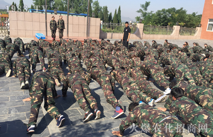 ȫ���Ը�������չ�������m(x��)����ÿһ��