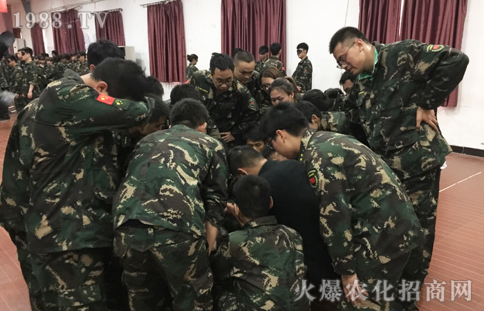 ȫ���Ը�������չ�������m(x��)����ÿһ��