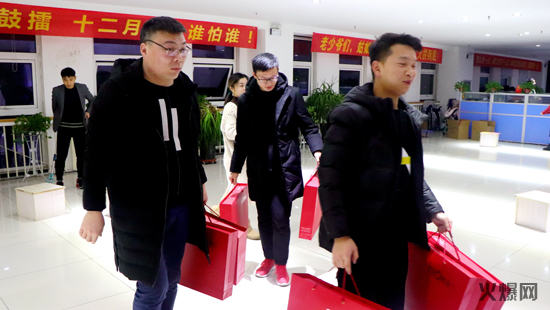 ���i�o�f�q������󴺚w����ϵ�T������ů���գ��𱬾W(w��ng)����öY��������