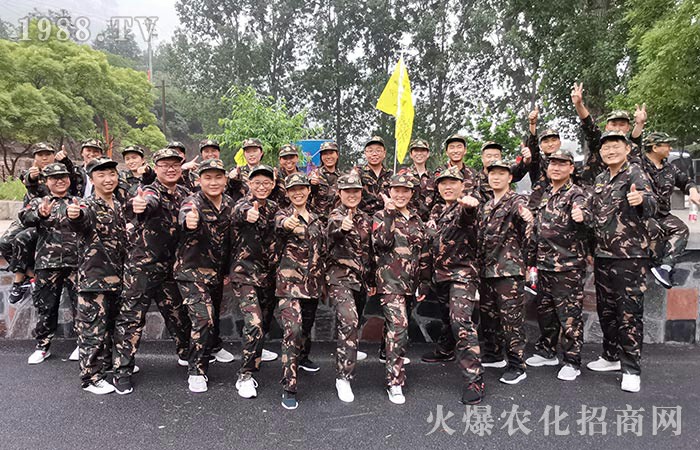 ���������������z��