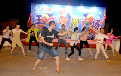 �SˬӢ�ˣ�������A��(gu��)�����ഺ��Ѫ����������L(f��ng)��