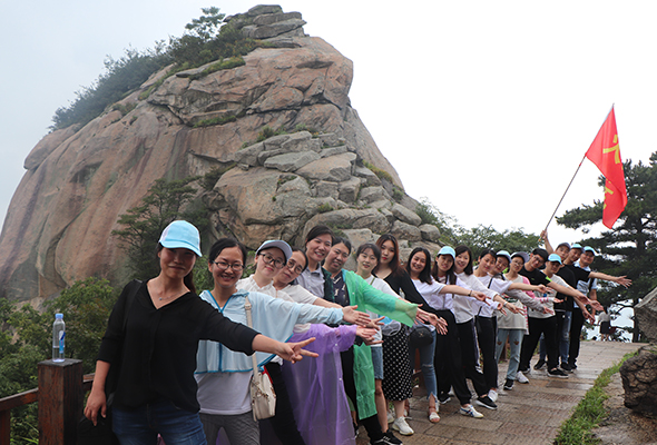 ����չ�������i���Q�����ˠ�(zh��ng)���𱬗����ģ�